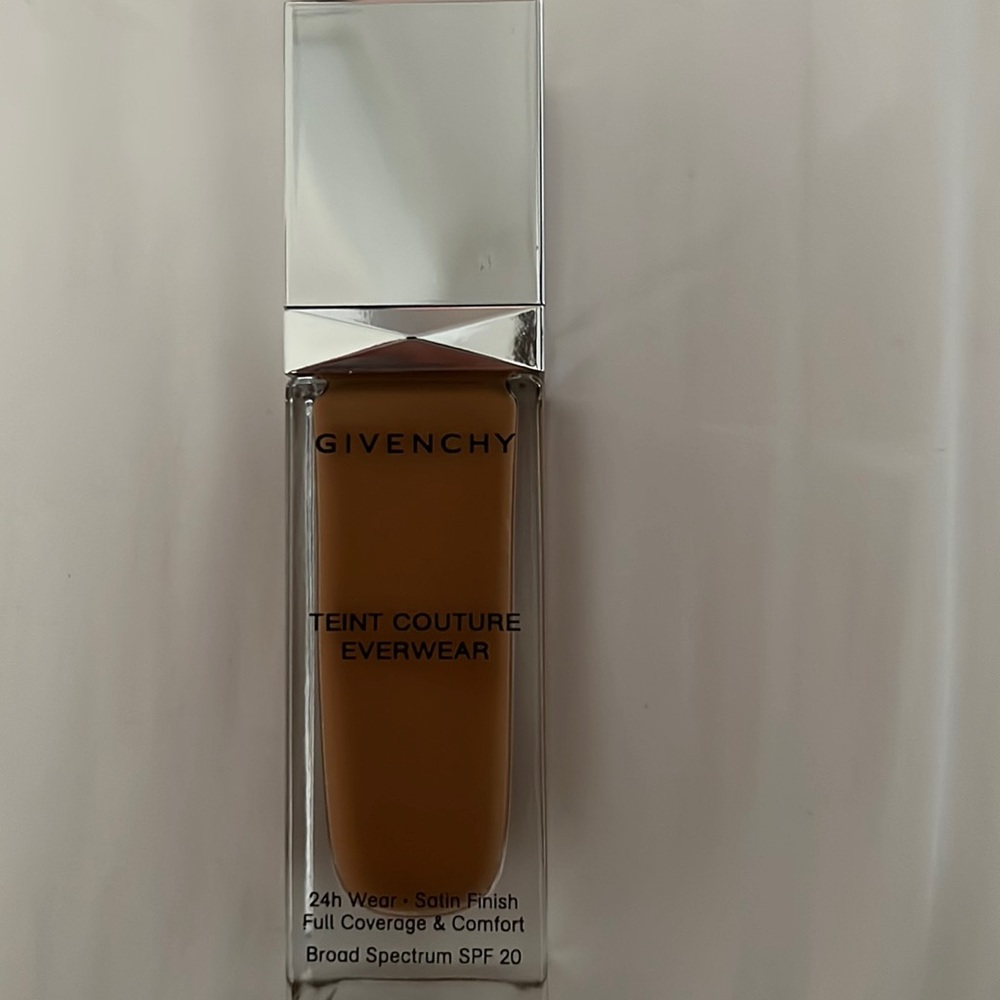 GIVENCHY TEINT COUTURE EVERWEAR 24H FOUNDATION SPF 20